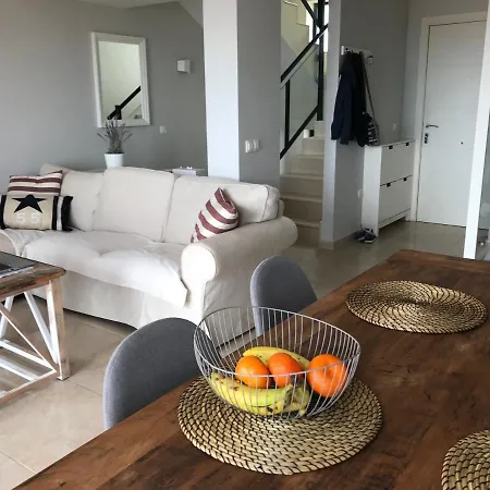 Belle Vue Triplex On The Hill Apartman