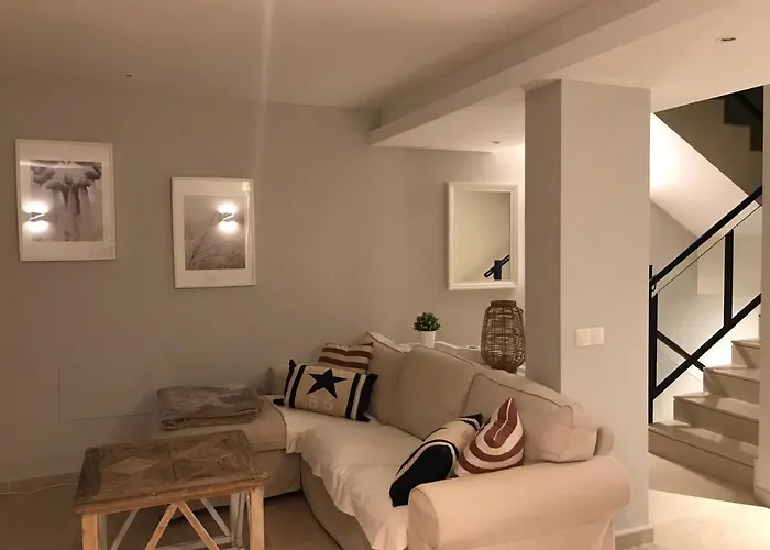 Belle Vue Triplex On The Hill