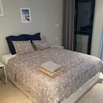 Belle Vue Triplex On The Hill Apartment