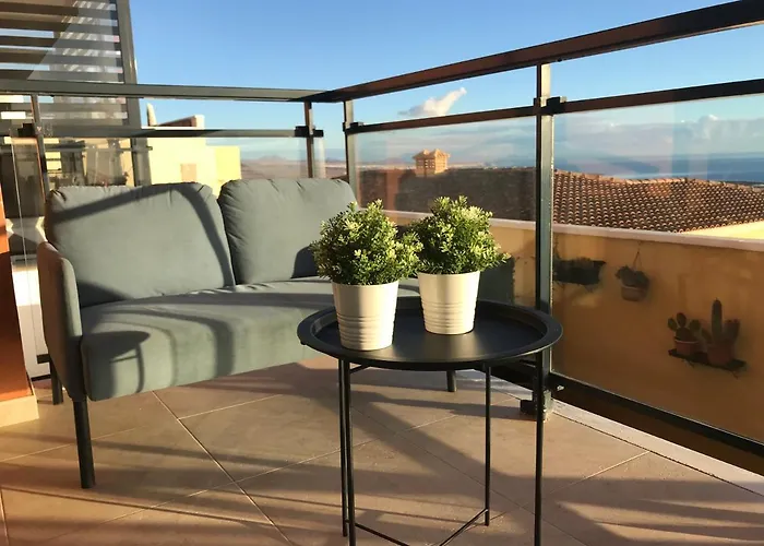 Belle Vue Triplex On The Hill Διαμέρισμα