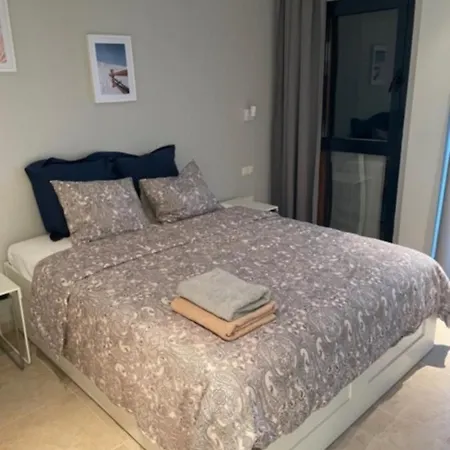 Belle Vue Triplex On The Hill Daire