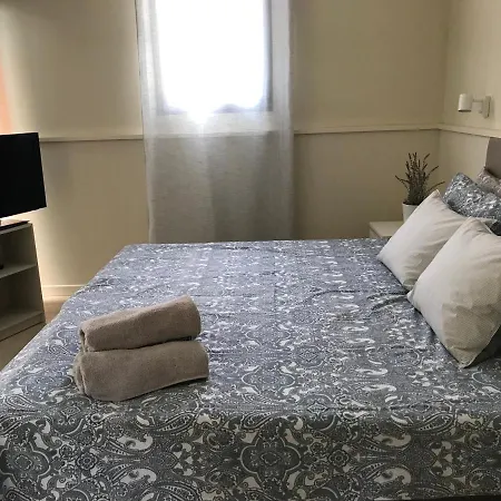 Belle Vue Triplex On The Hill