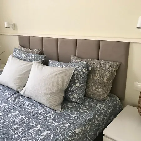 Belle Vue Triplex On The Hill Daire *