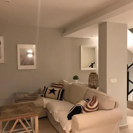 Belle Vue Triplex On The Hill